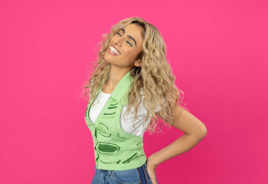 Catch Some Waves: Easy Tips for Styling Wavy Hair